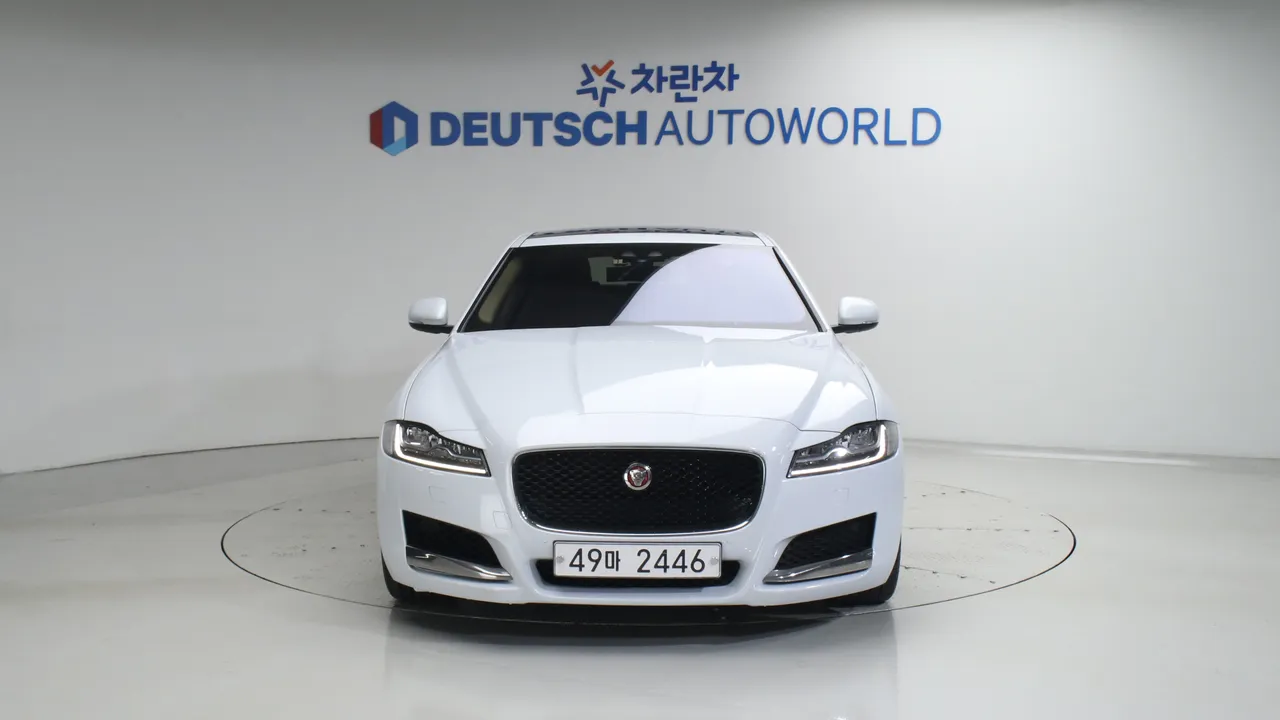 Jaguar XF — miniaturë 3