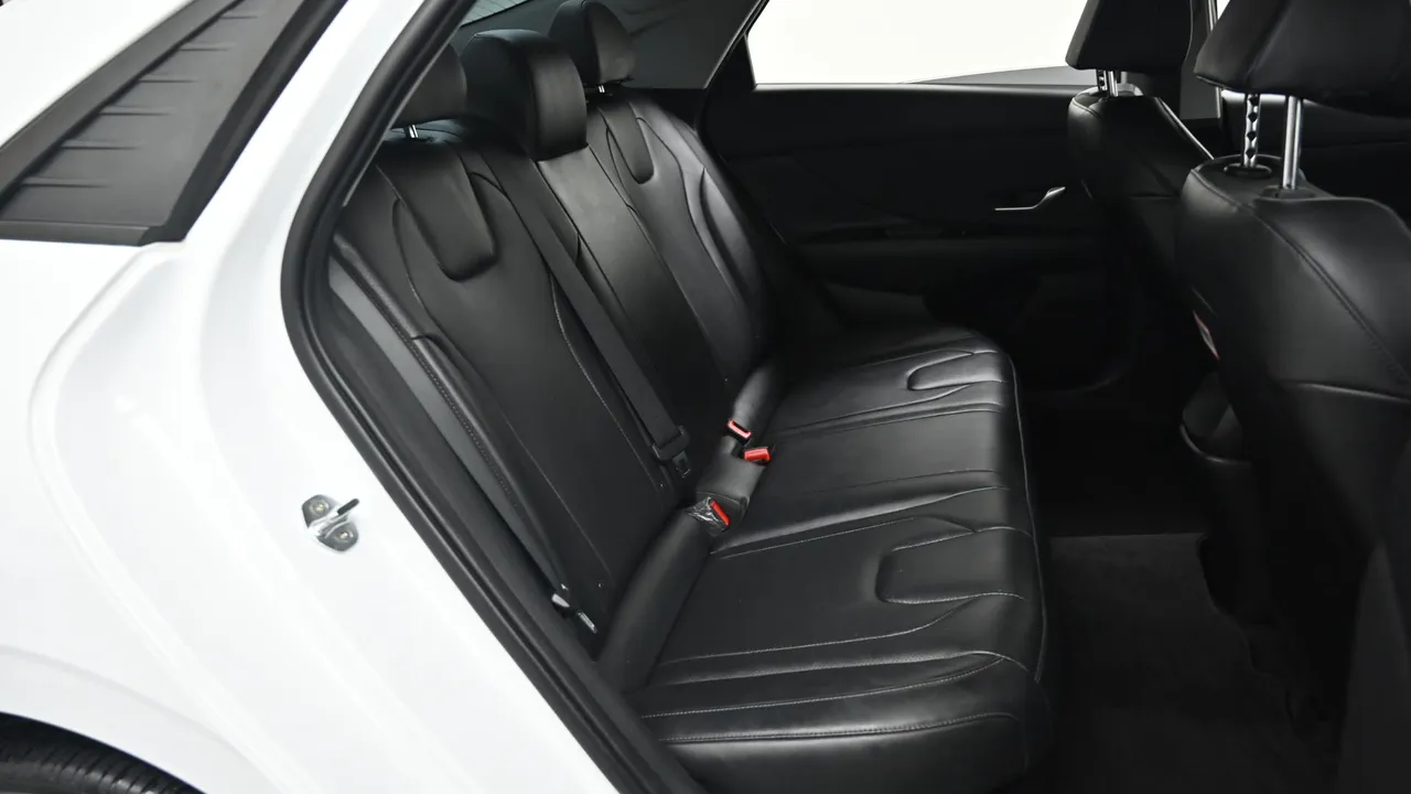 Hyundai Avante — miniaturë 12