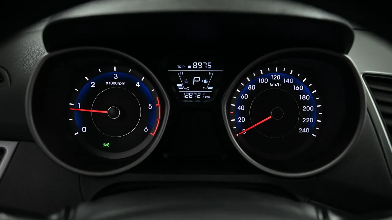 Hyundai Avante — miniaturë 8