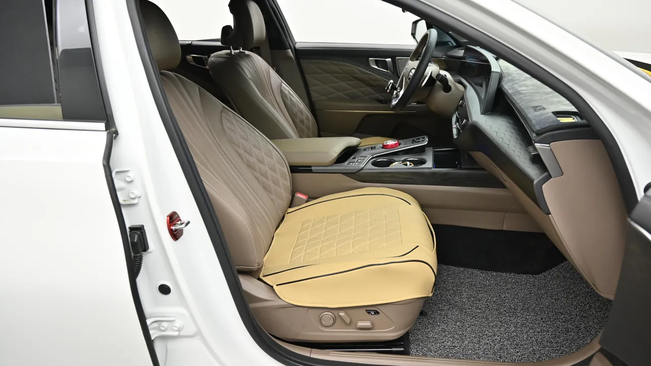 Kia K8 — miniaturë 10