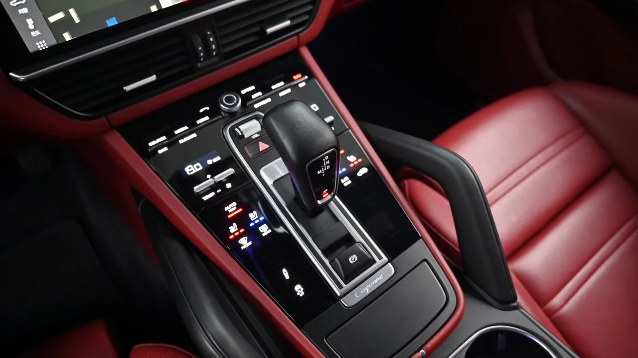 Porsche Cayenne — miniaturë 9