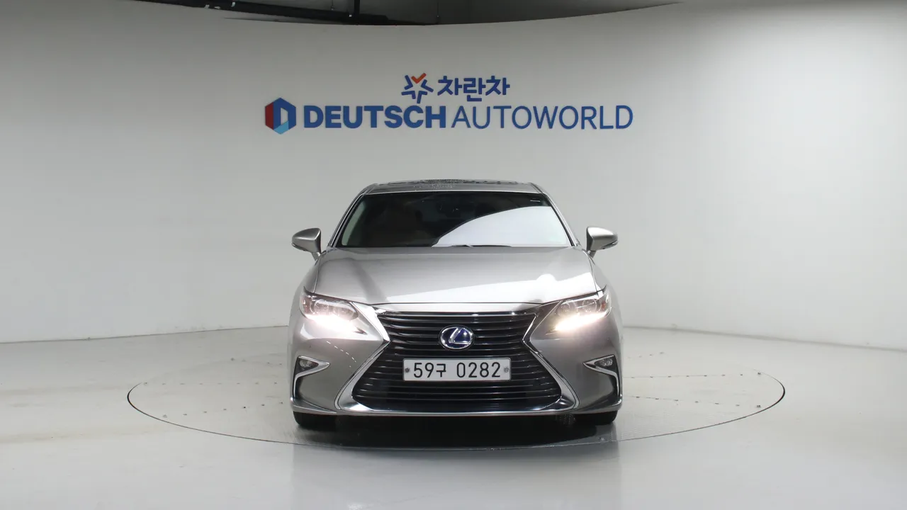 Lexus ES — miniaturë 3