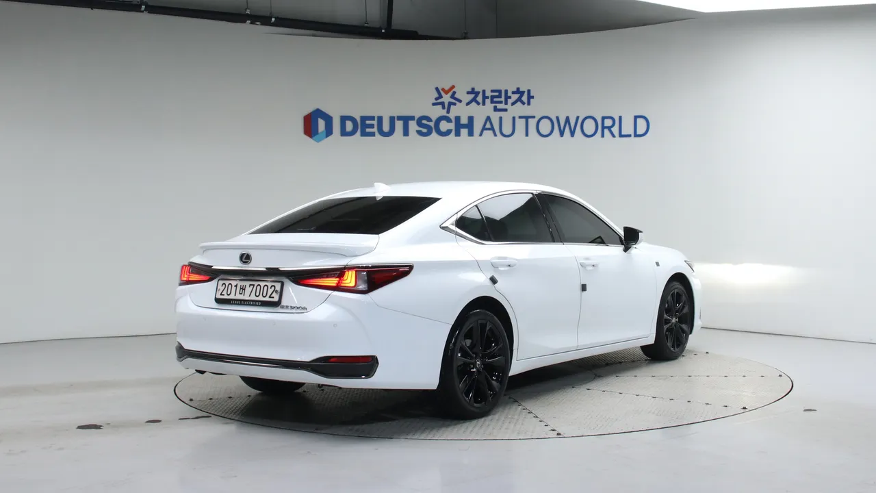 Пакет дизайну Lexus ES 7-го покоління 300h F-Sport