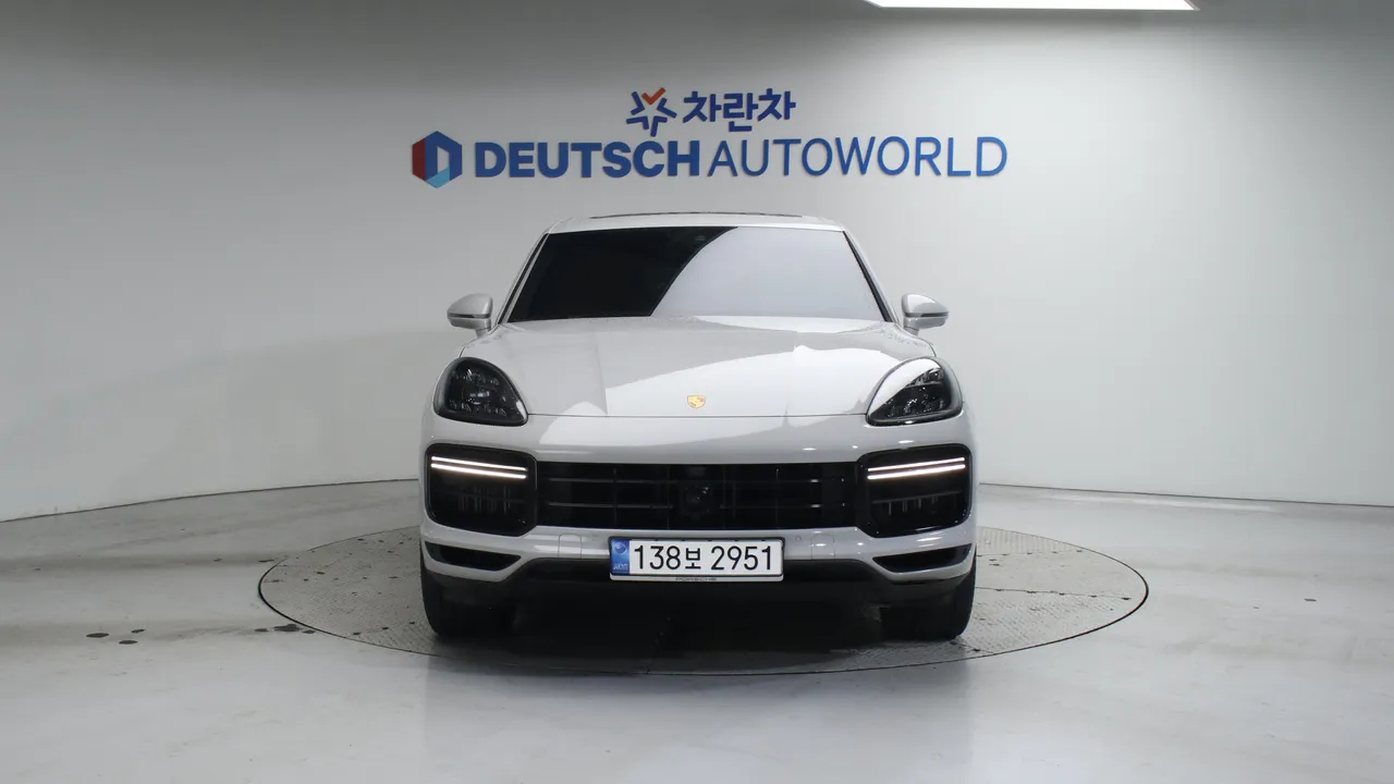 Porsche Cayenne — miniaturë 3