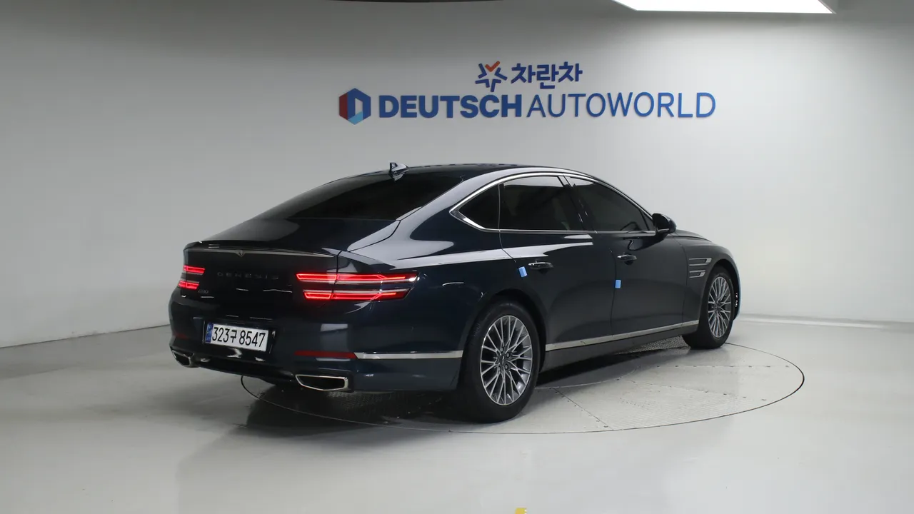 Genesis G80 — miniaturë 2