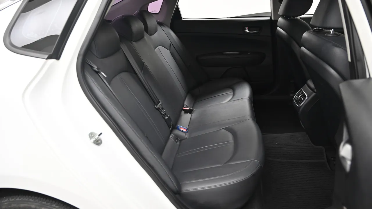 Kia K5 — miniaturë 12