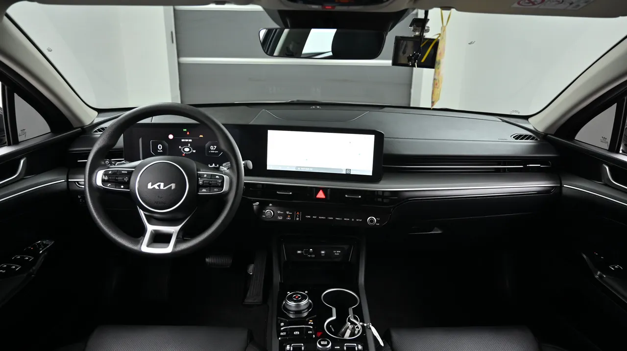 Kia K5 — miniaturë 7