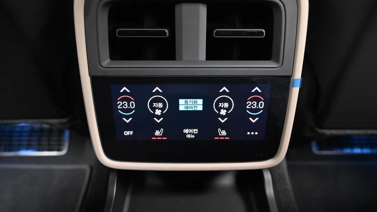 Porsche Taycan — miniaturë 25