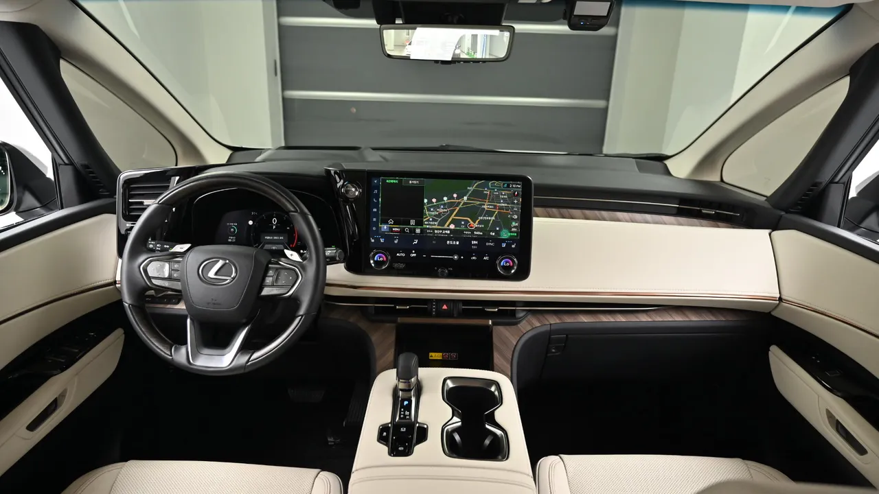 Lexus LM — miniaturë 7