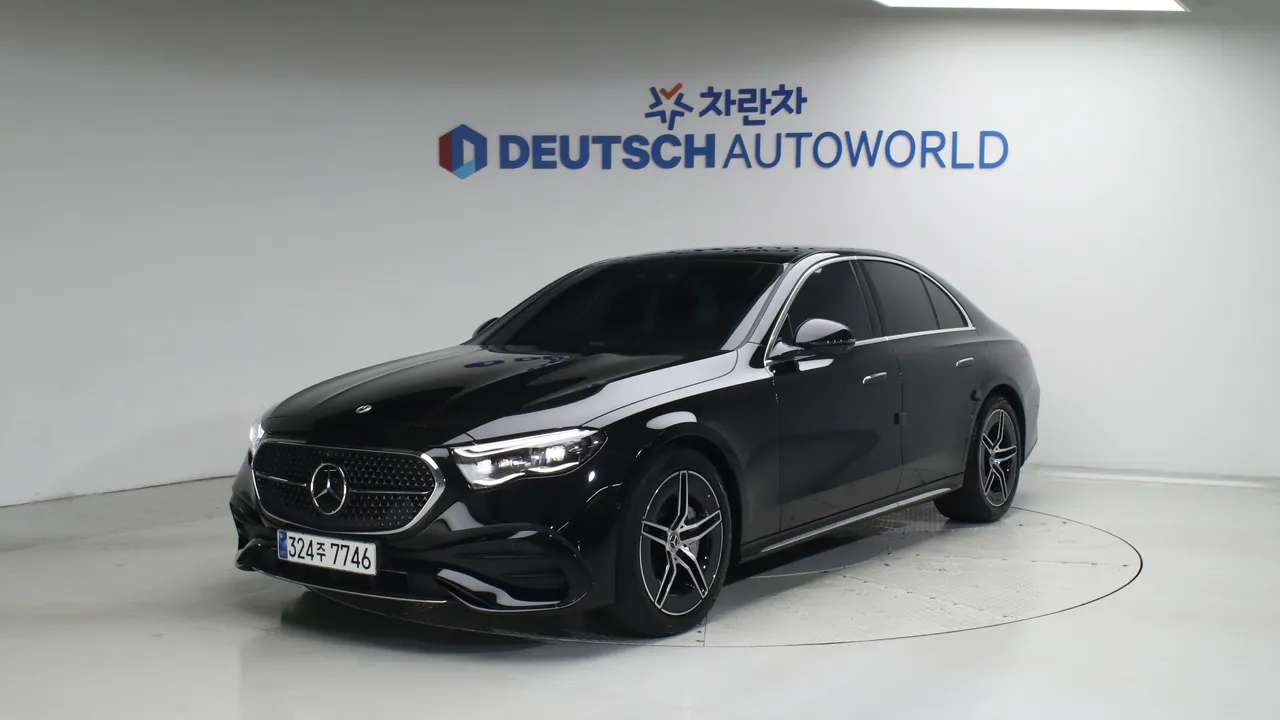Mercedes-Benz E-klasse E300 4MATIC AMG Line — foto 1