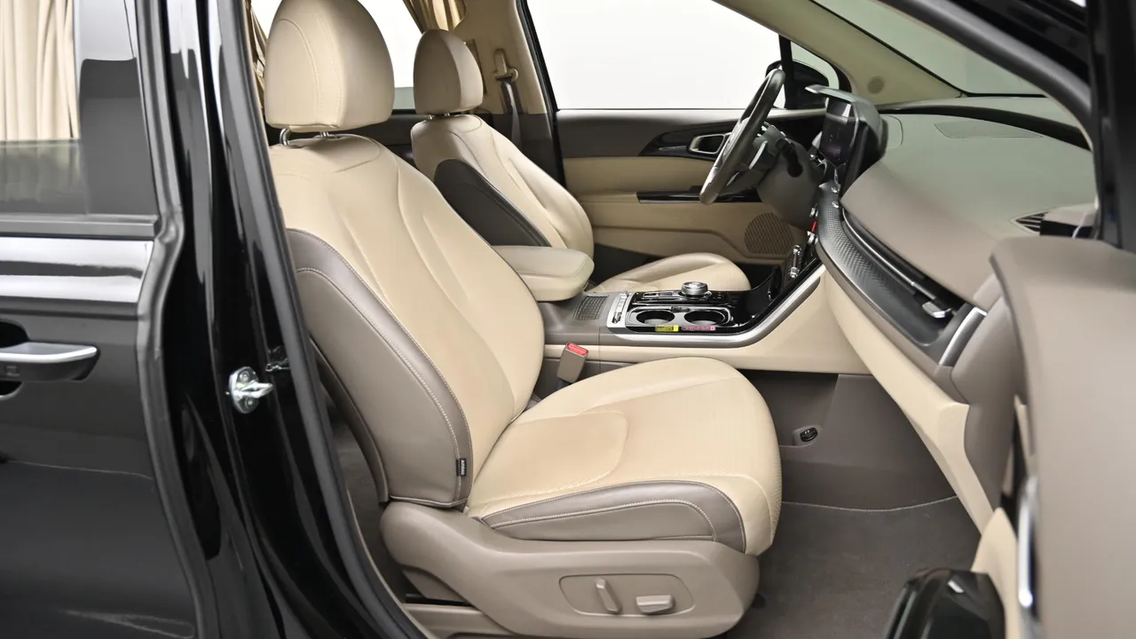 Kia Carnival — miniaturë 10