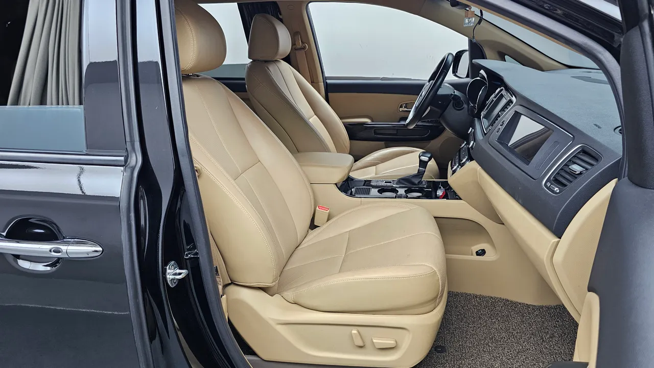 Kia Carnival — miniaturë 10