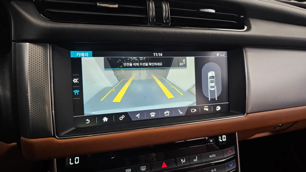 Jaguar XF — miniaturë 15