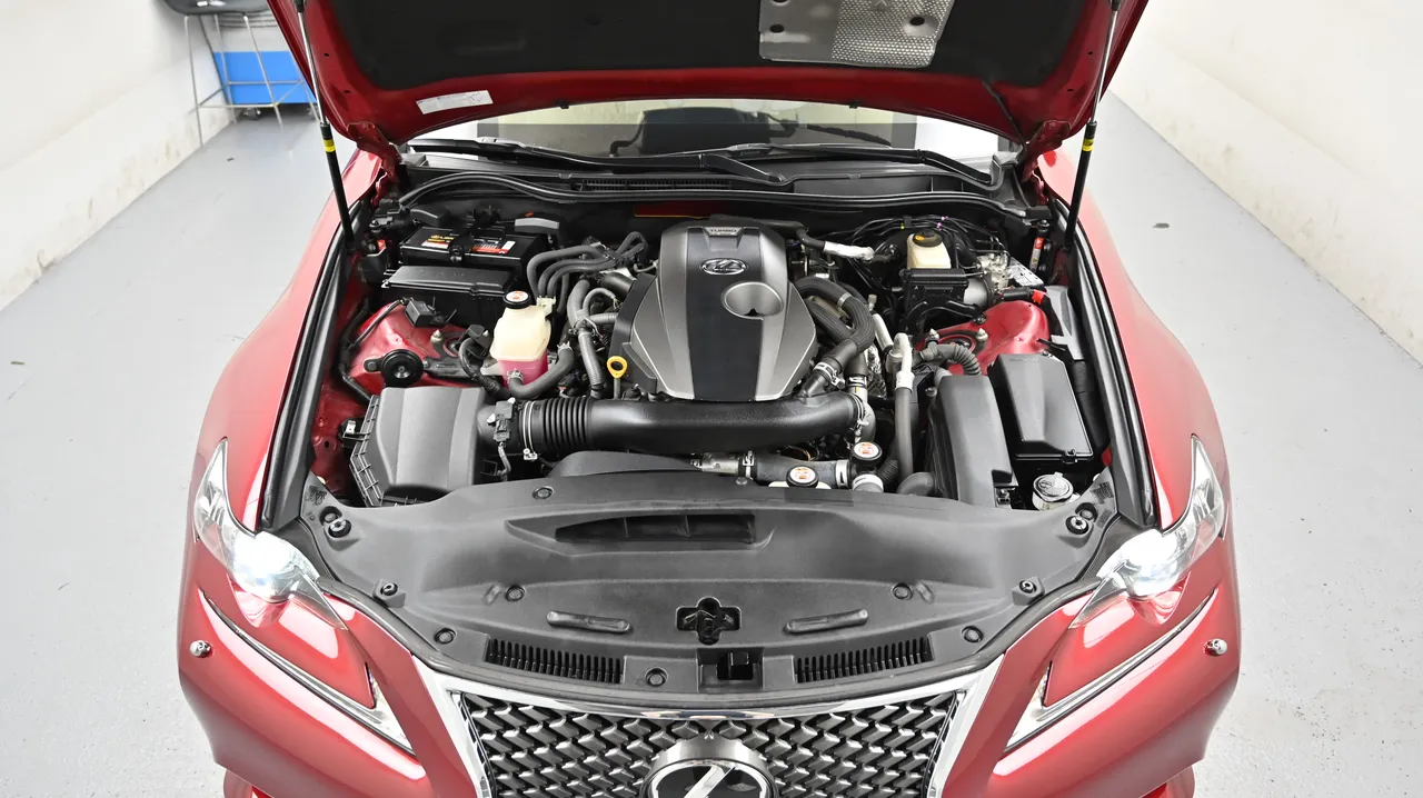 Lexus IS — miniaturë 6