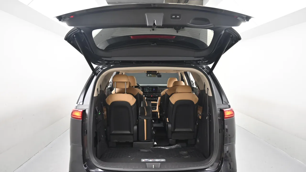 Kia Carnival — miniaturë 19