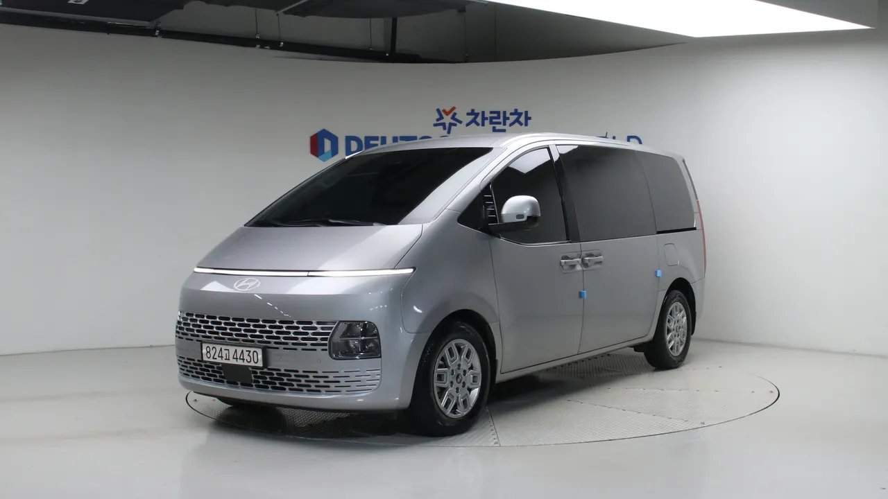 Hyundai Staria LPG 3.5 2WD 카고 3인승 모던 — foto 1