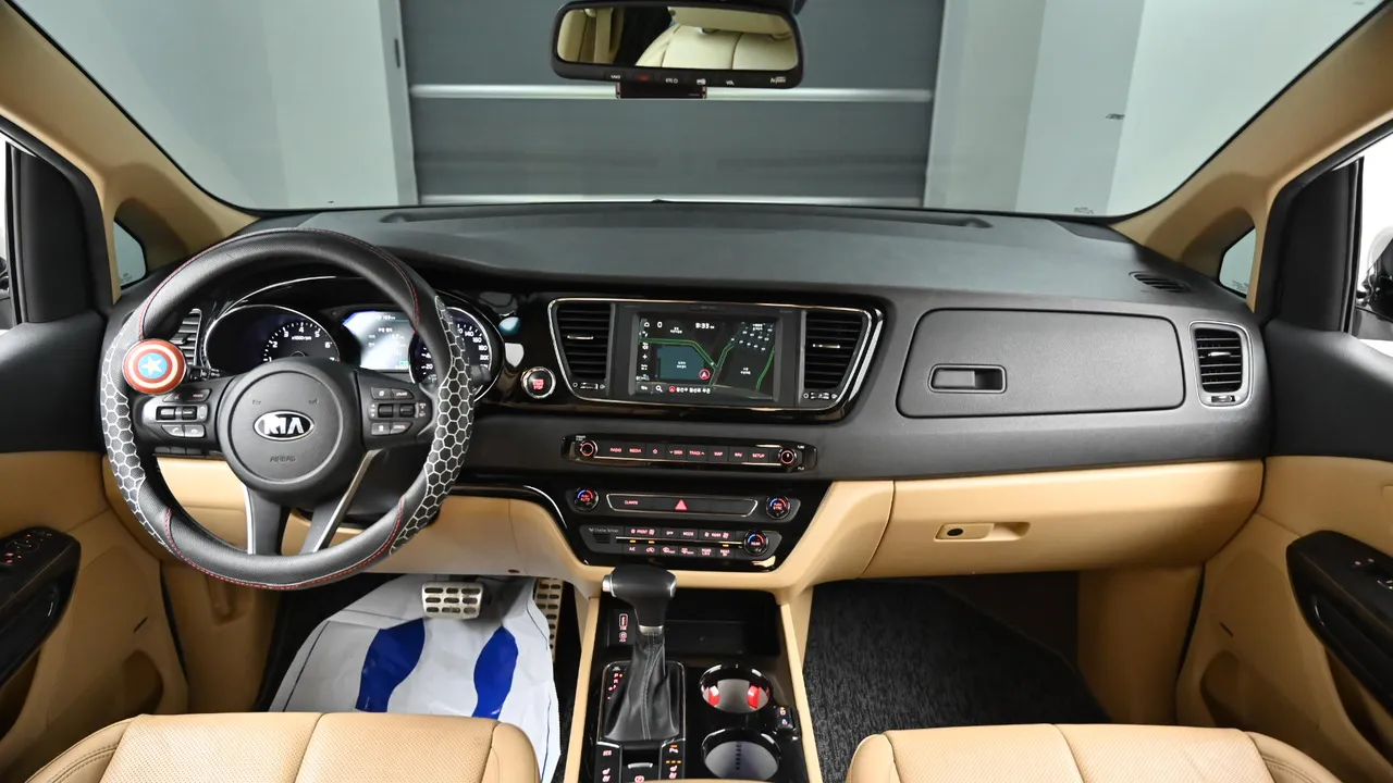 Kia Carnival — miniaturë 7