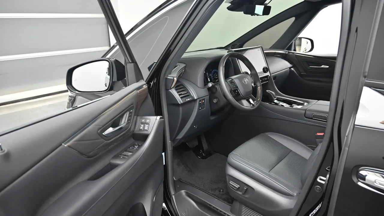 Toyota Alphard — miniaturë 11