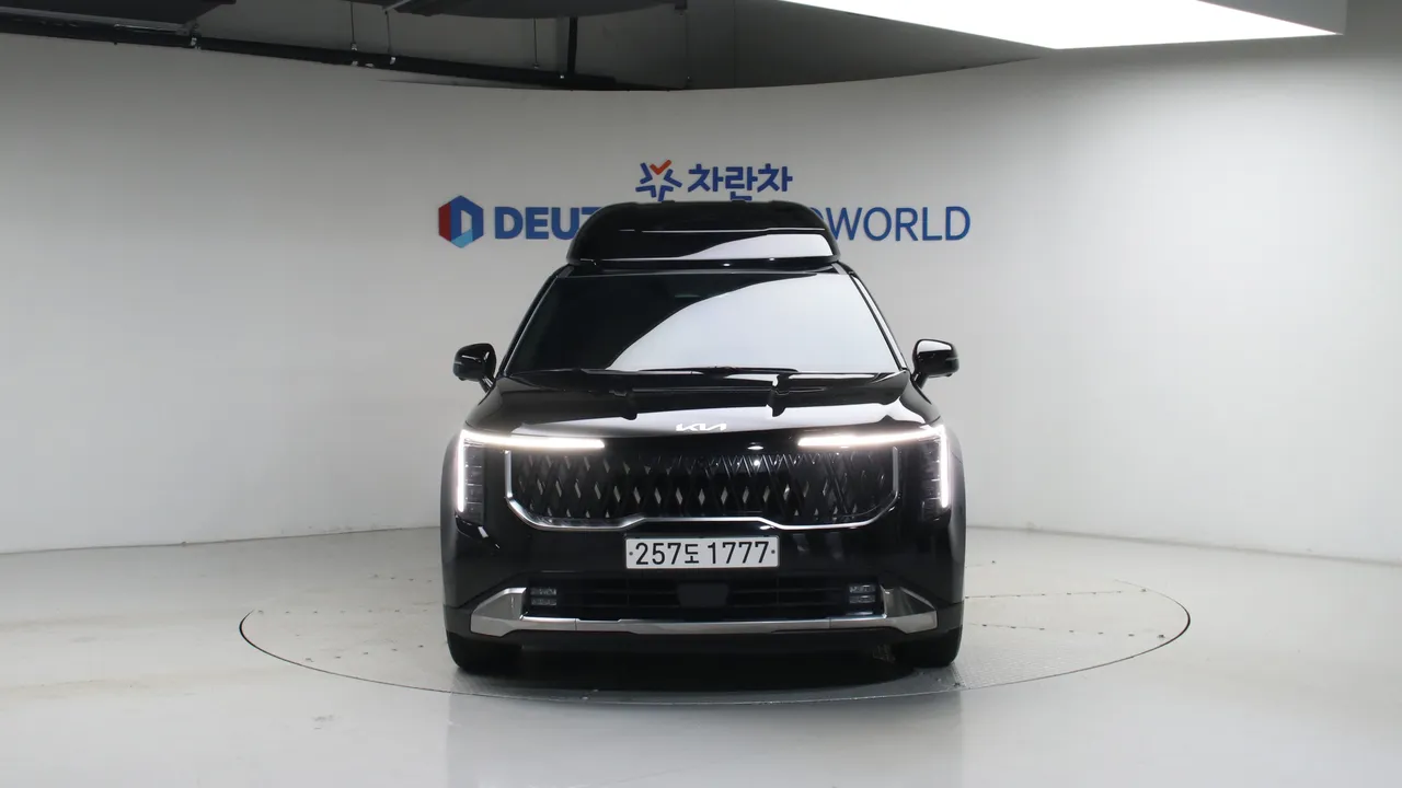 Kia Carnival — miniaturë 3