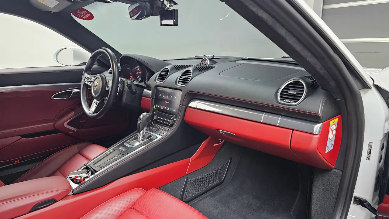 Porsche 718 Cayman 2.5 GTS