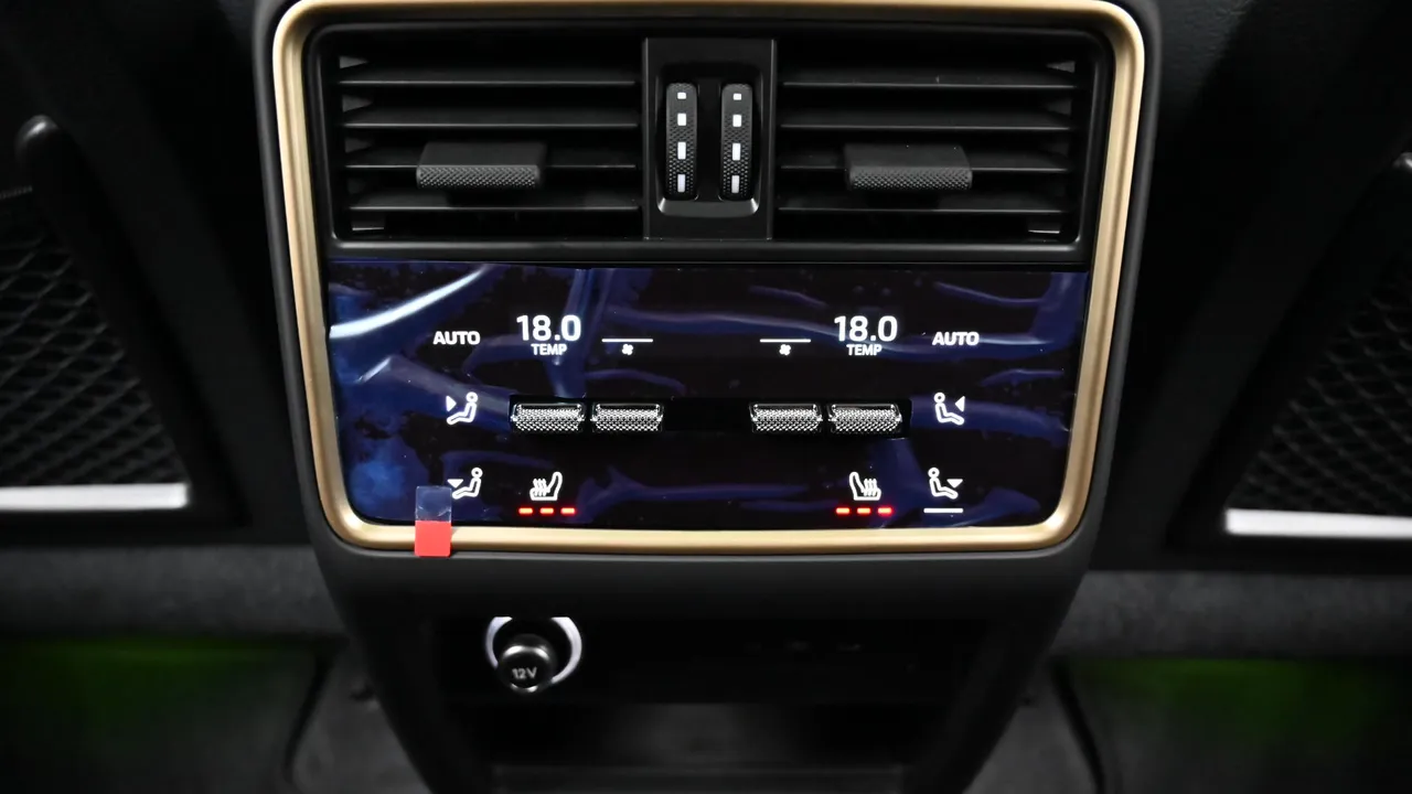 Porsche Cayenne — miniaturë 25