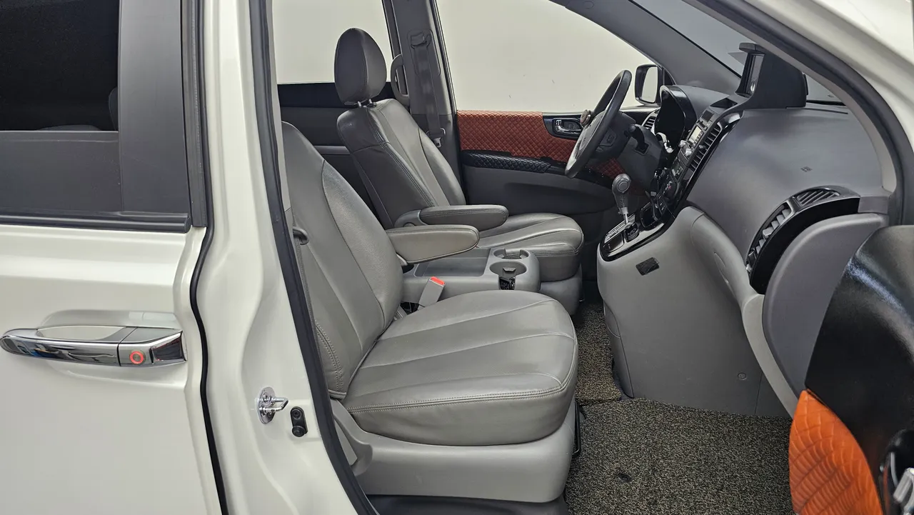 Kia Carnival — miniaturë 10