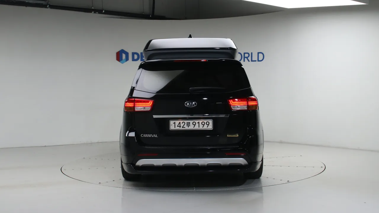 Kia Carnival — miniaturë 4