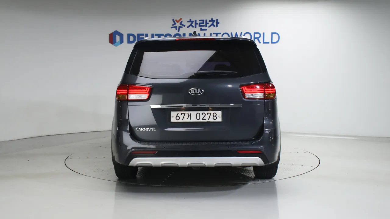Kia Carnival — miniaturë 4
