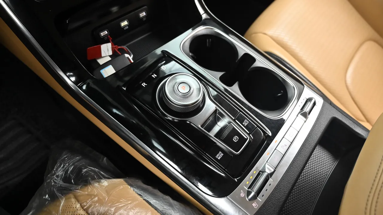 Kia Carnival — miniaturë 9