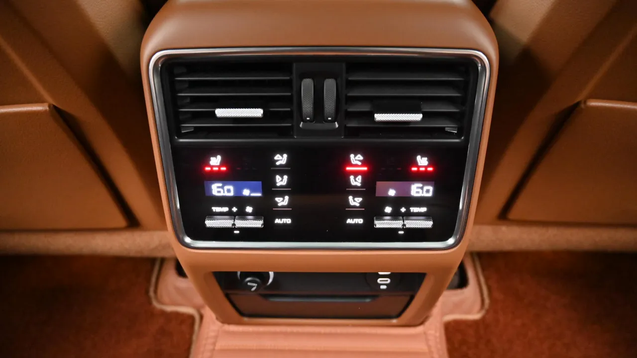 Porsche Cayenne — miniaturë 25