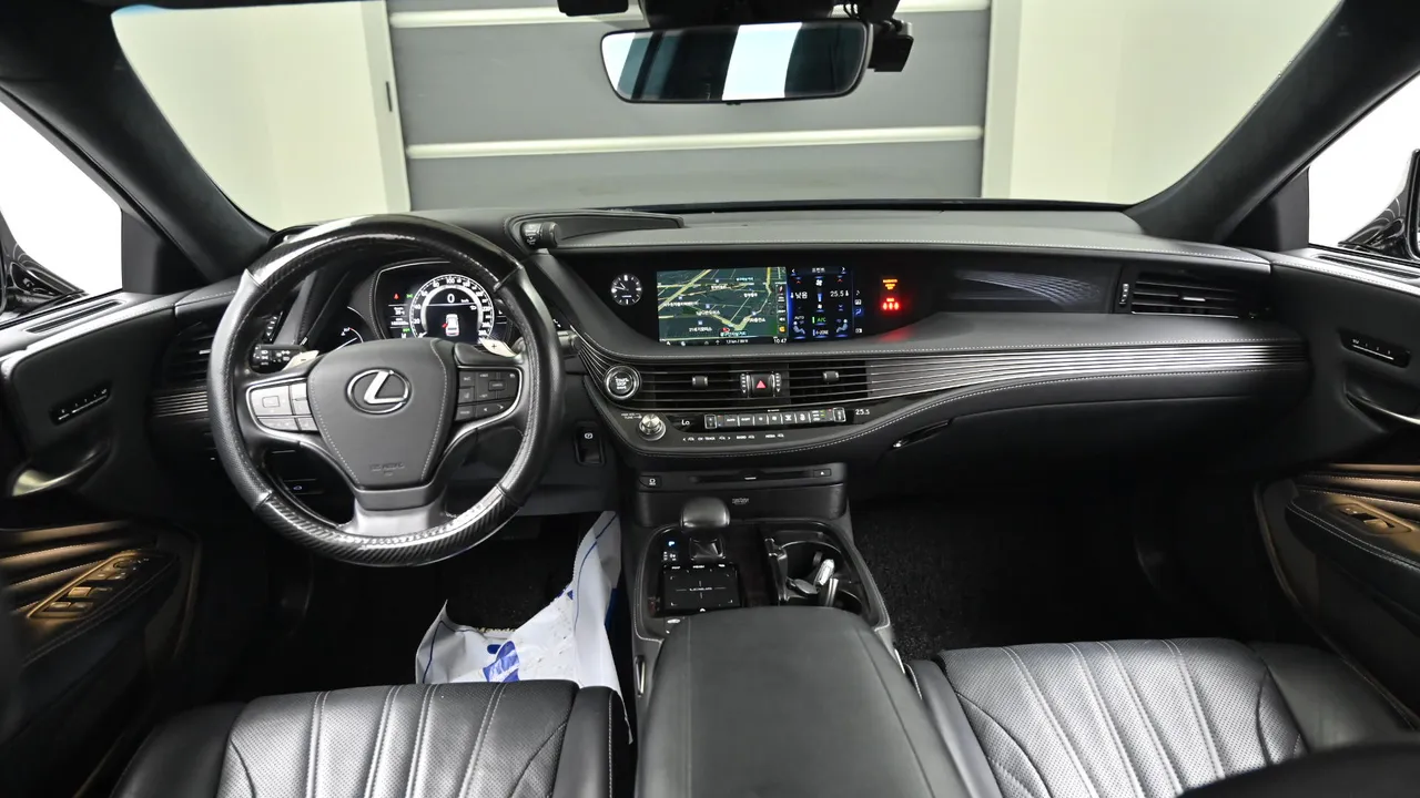 Lexus LS — miniaturë 7