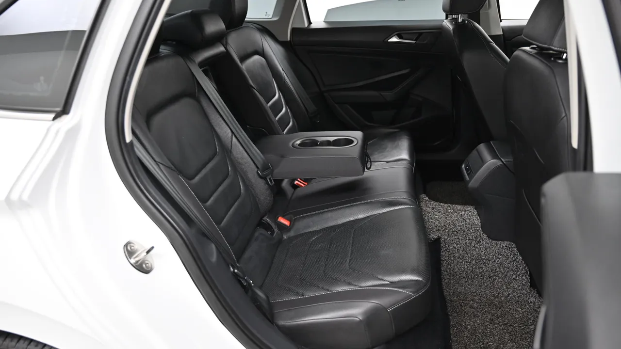 Volkswagen Jetta — miniaturë 12