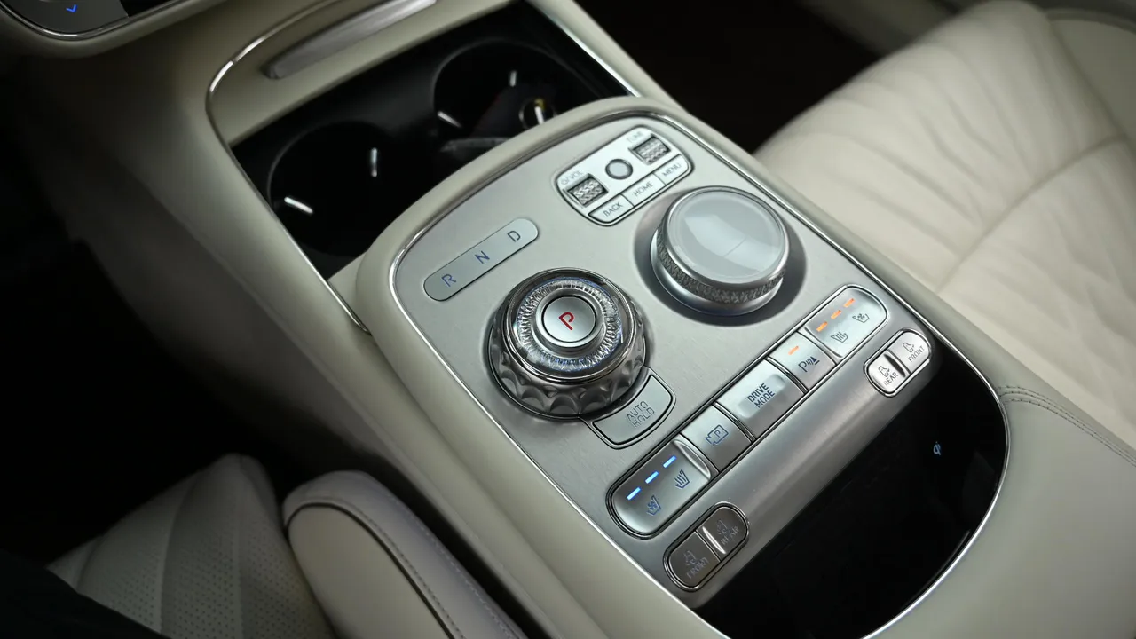 Genesis G90 — miniaturë 9