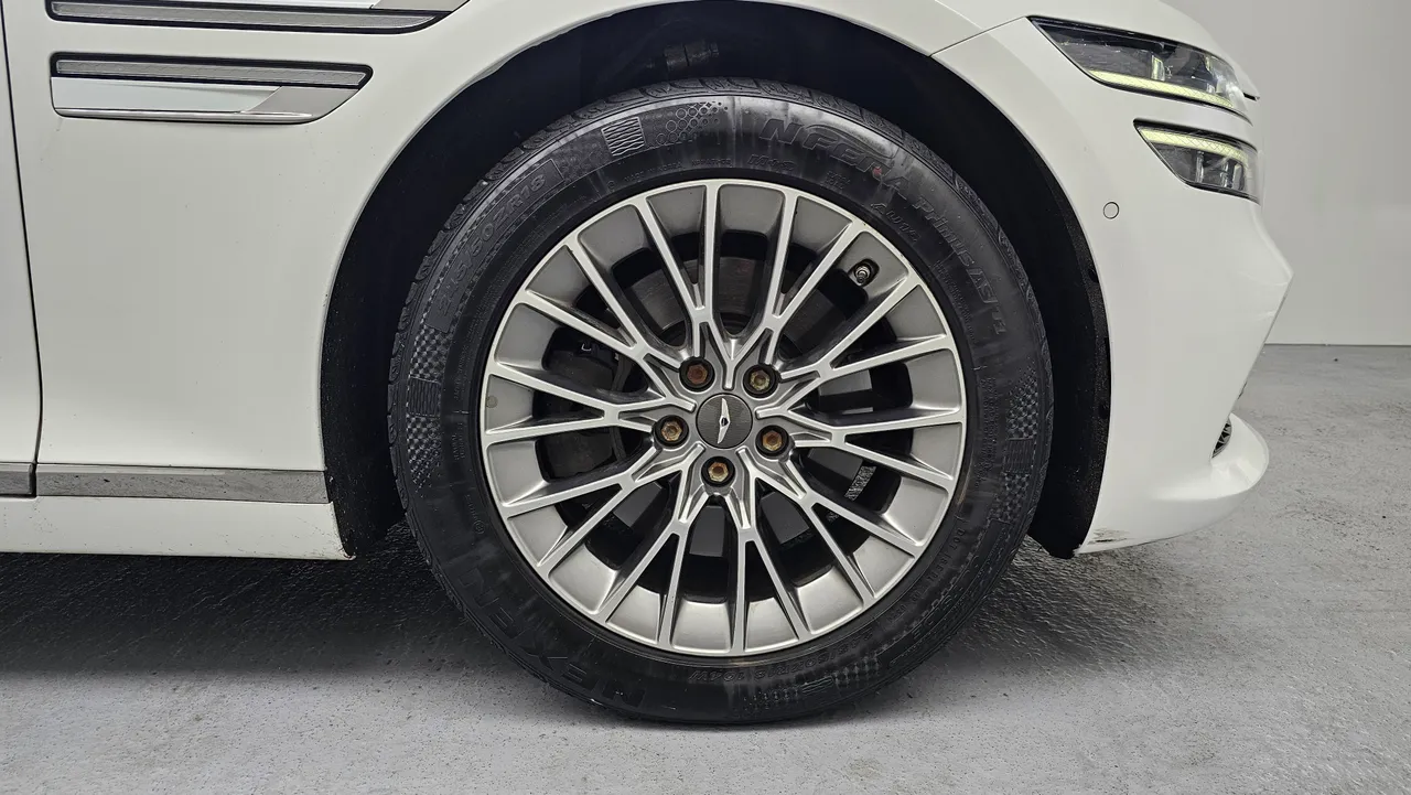 Genesis G80 — miniaturë 5