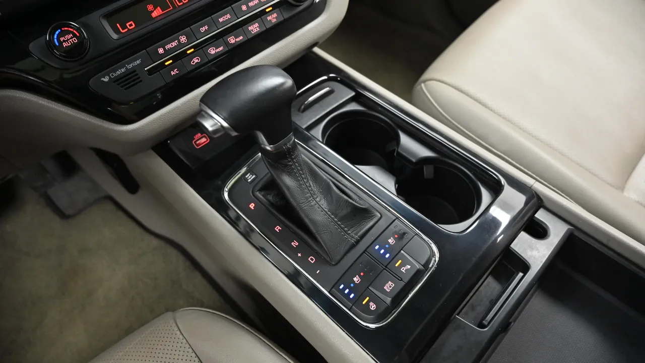 Kia Carnival — miniaturë 25