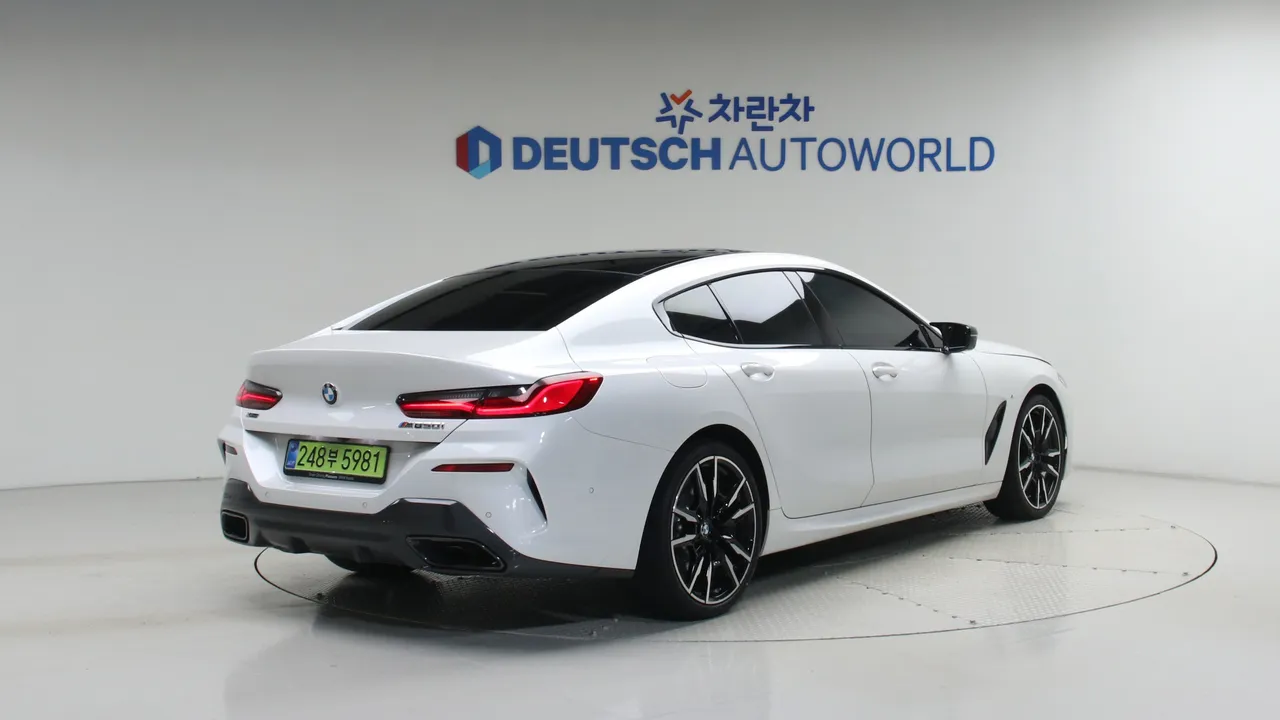 BMW 8er — miniaturë 2