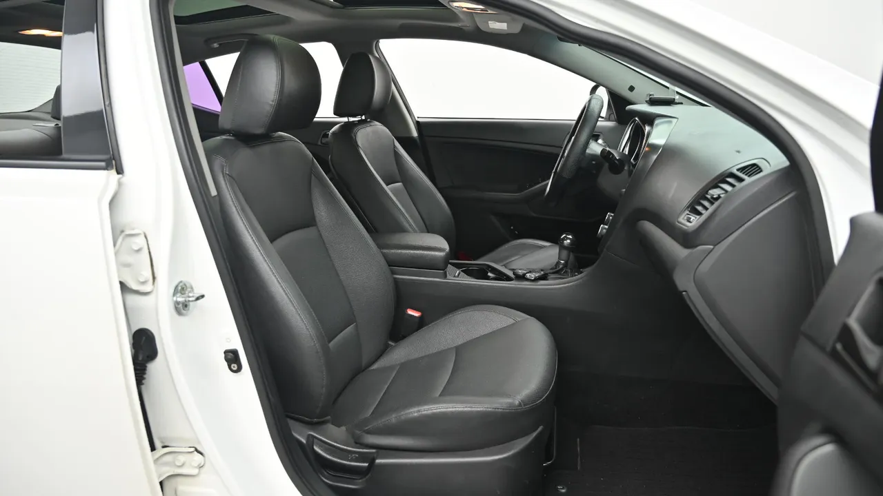 Kia K5 — miniaturë 10