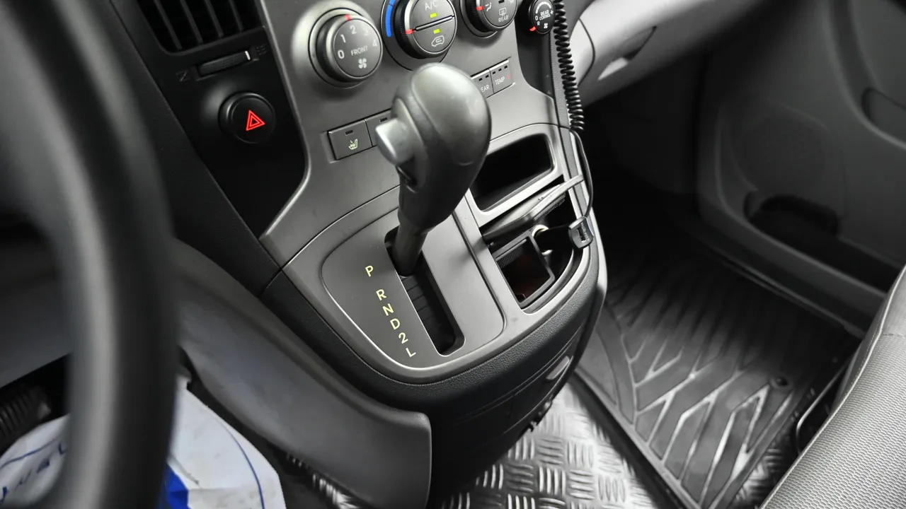 Hyundai Starex — miniaturë 9