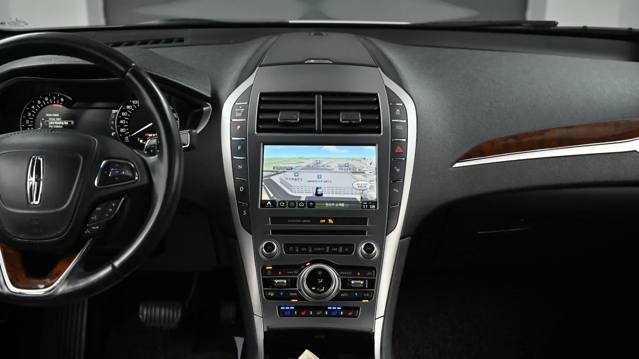 Lincoln MKZ — miniaturë 14
