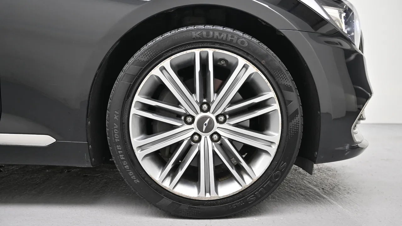 Genesis G80 — miniaturë 5
