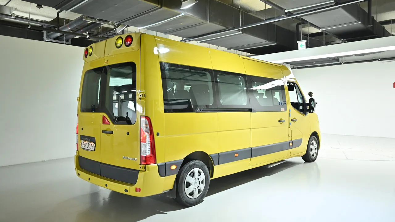 Renault Korea (Samsung) Master Child Protection Car