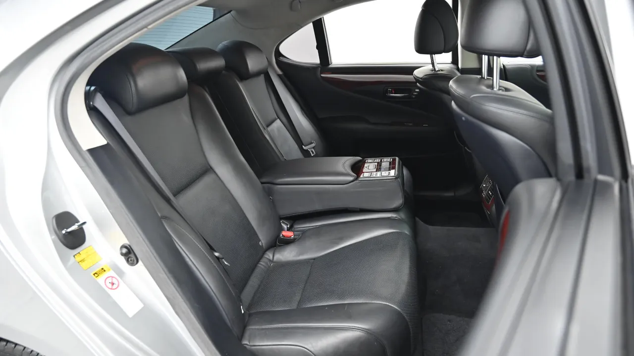 Lexus LS — miniaturë 12