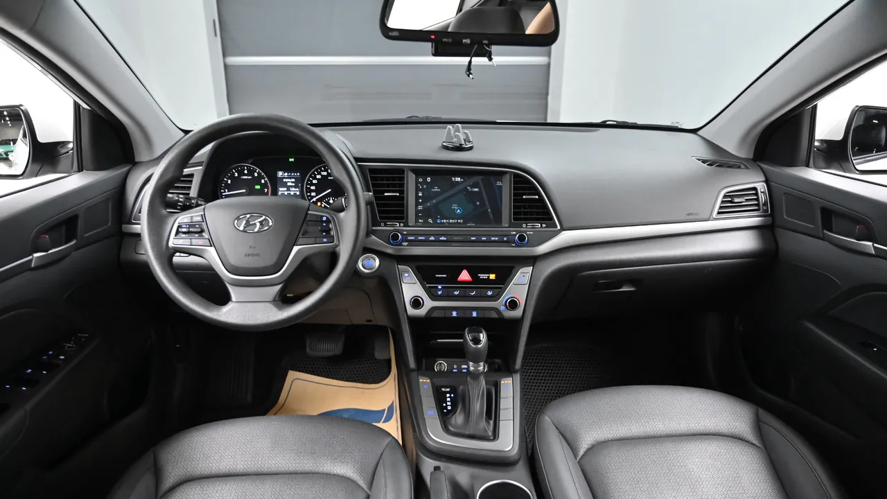 Hyundai Avante — miniaturë 7