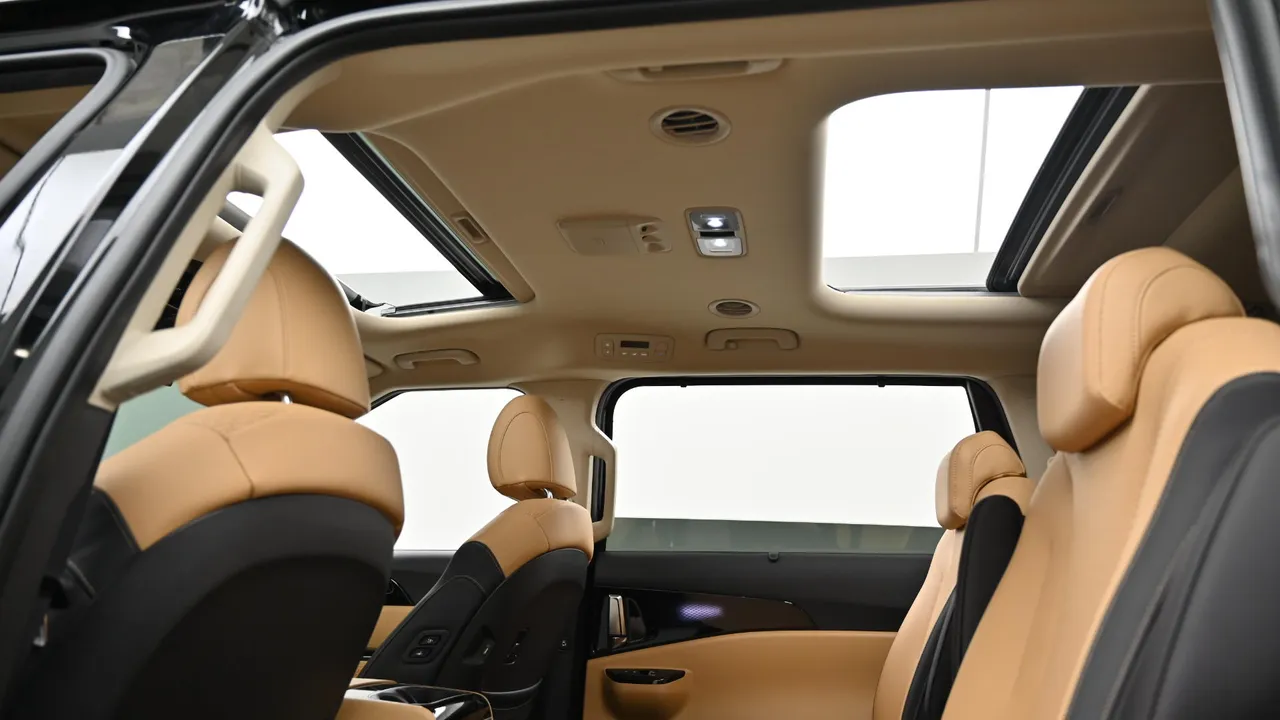 Kia Carnival — miniaturë 18