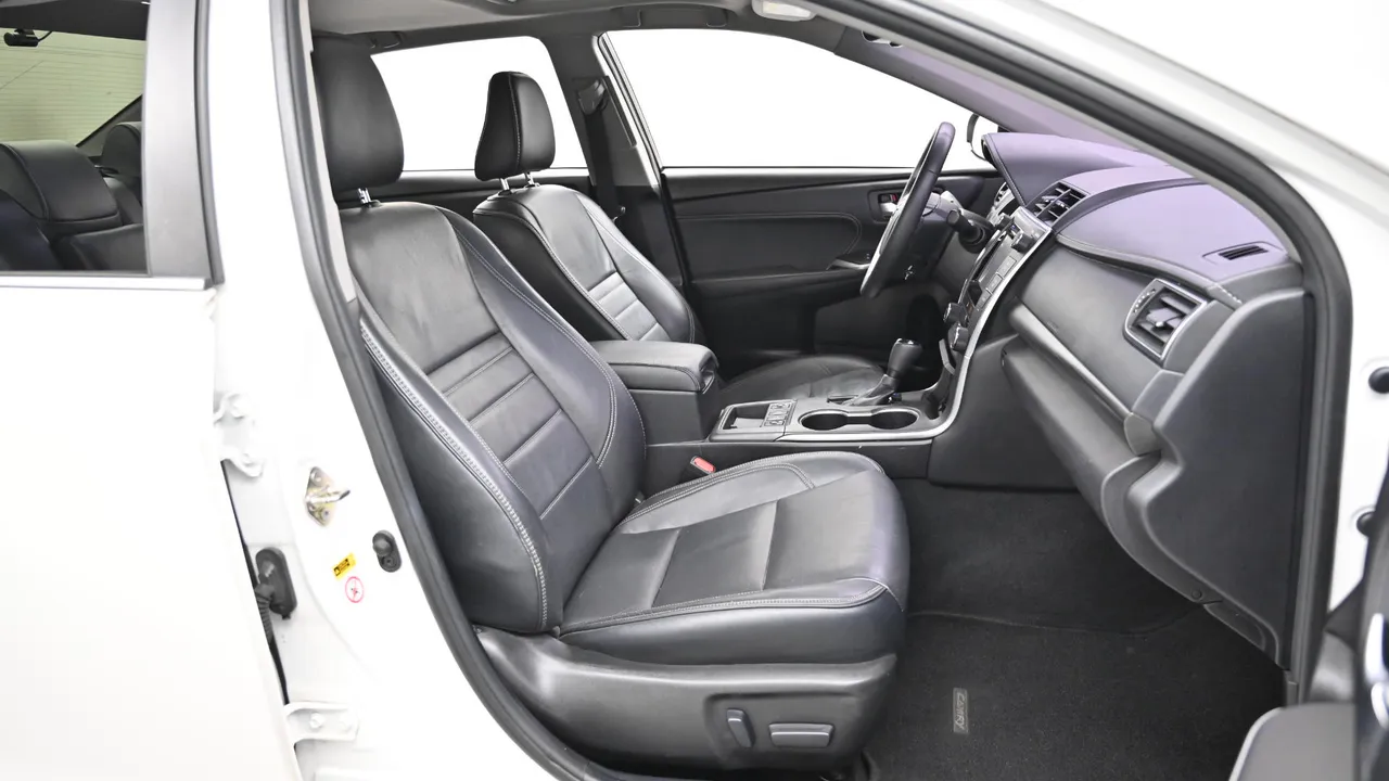 Toyota Camry — miniaturë 10