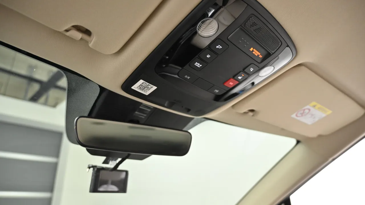 Kia Carnival — miniaturë 18
