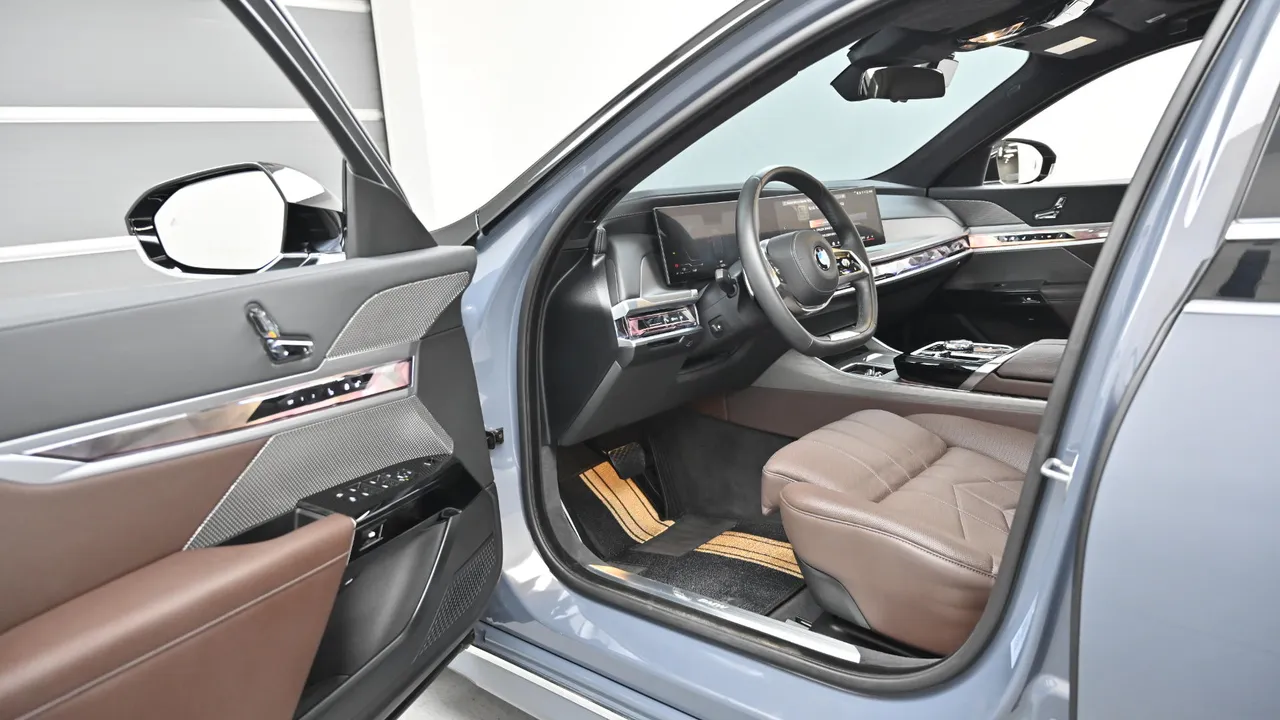 BMW 7er — miniaturë 29