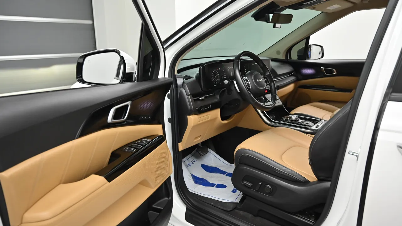 Kia Carnival — miniaturë 11