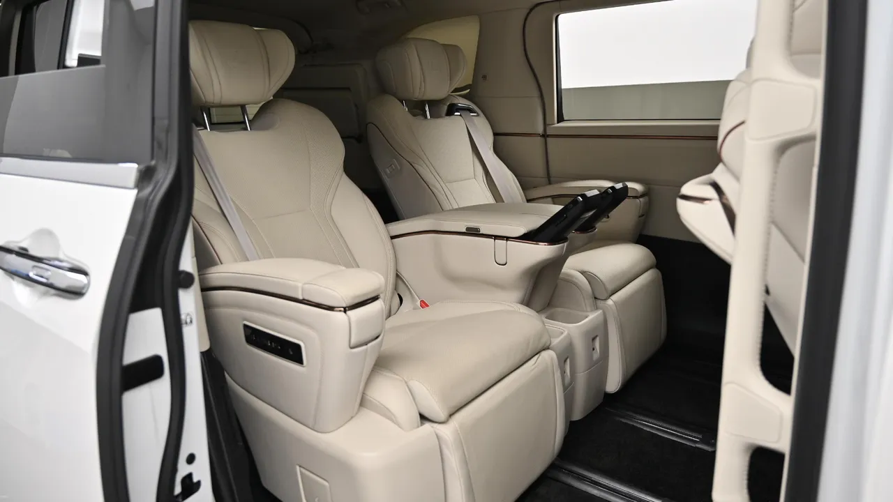 Lexus LM — miniaturë 12