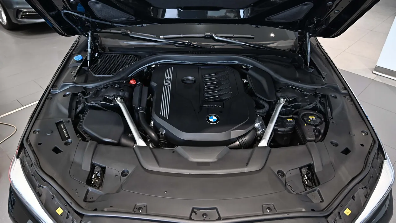 BMW 7er — miniaturë 6